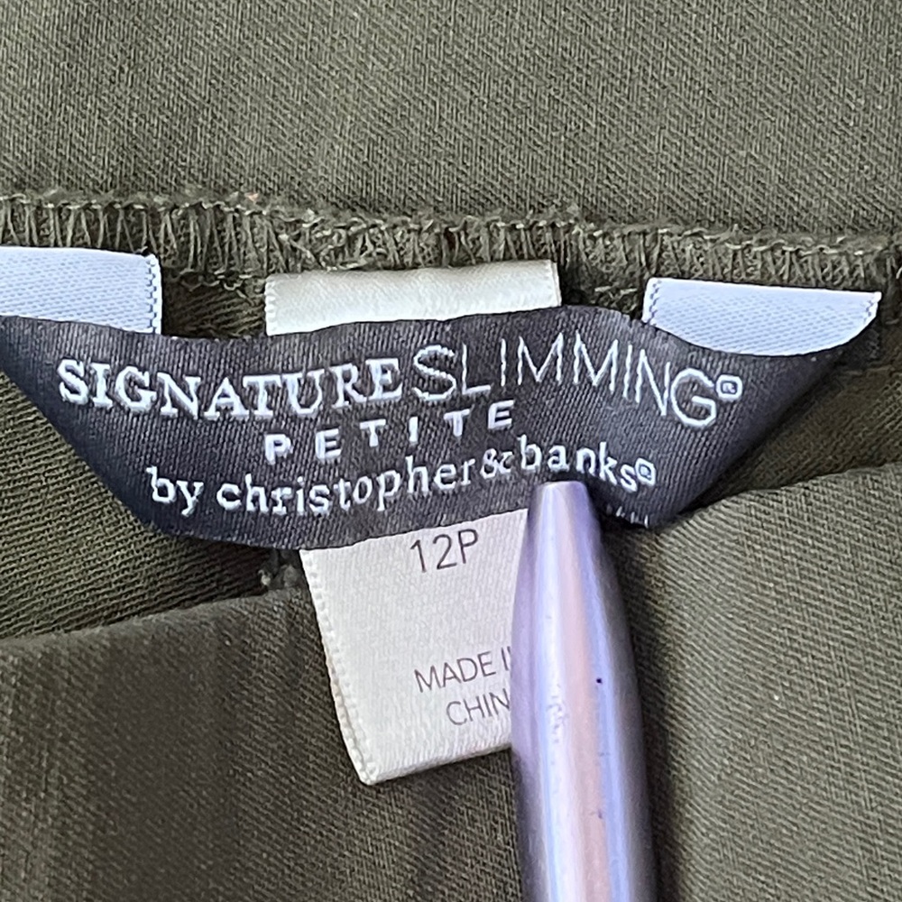 Christopher & Banks Forest Green Women's Bermudas - Picture 2 of 3